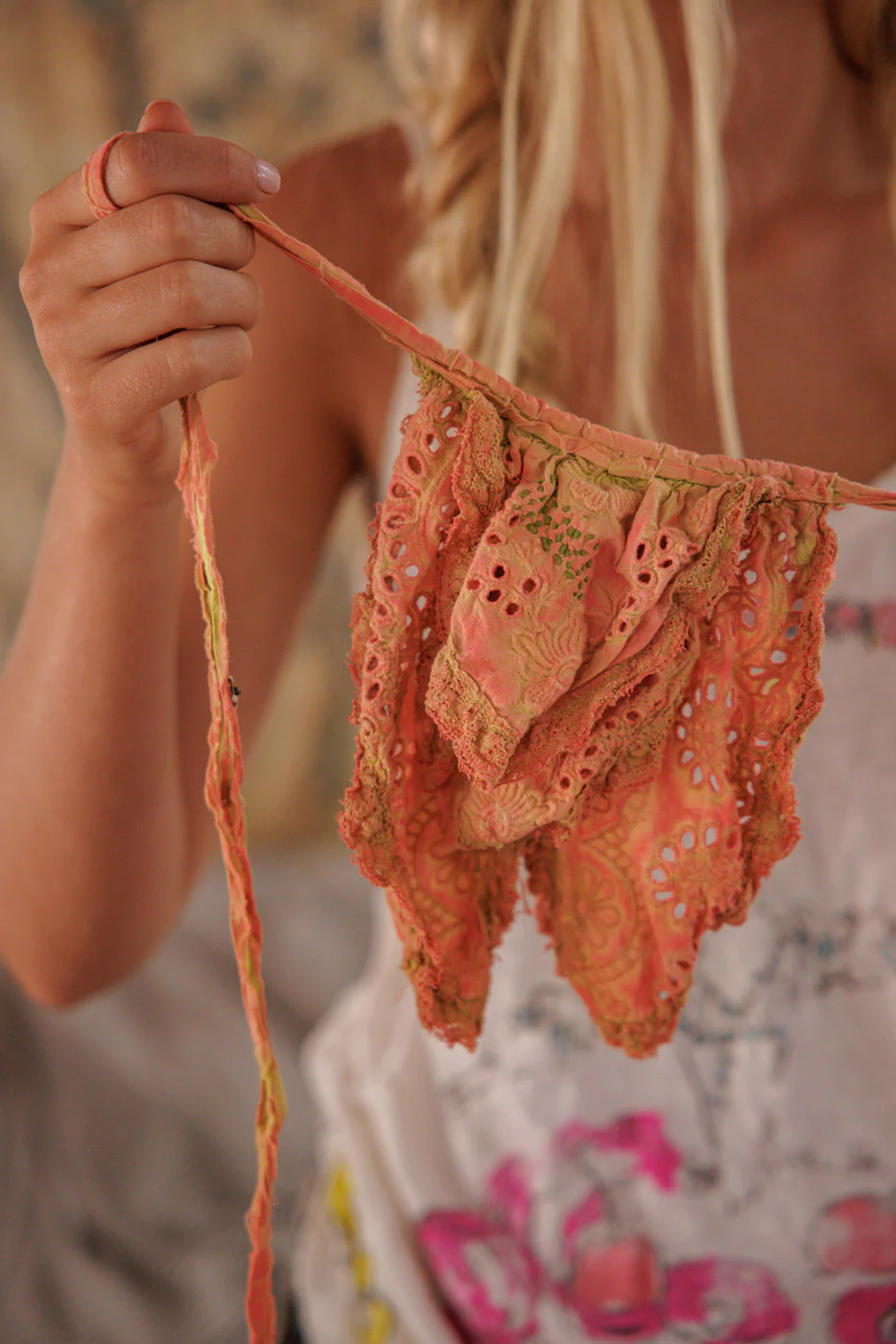 Embroidered Fairen Jabot - Image 4