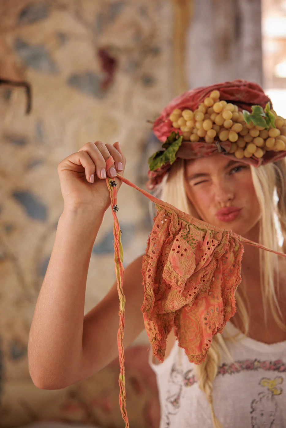 Embroidered Fairen Jabot - Image 5