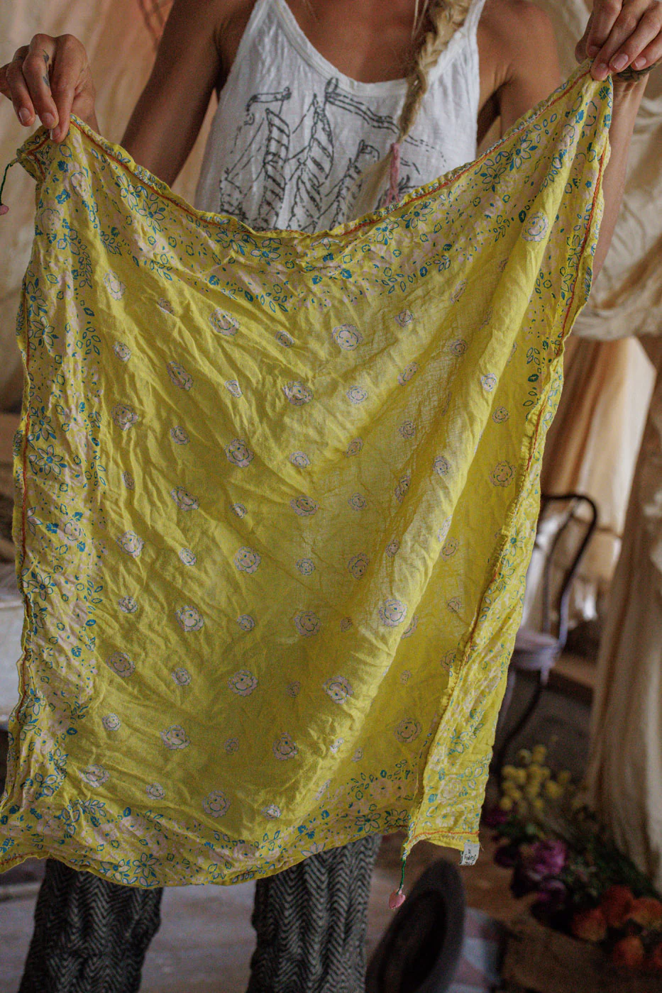 MP Floral Tassel Scarf - Image 4