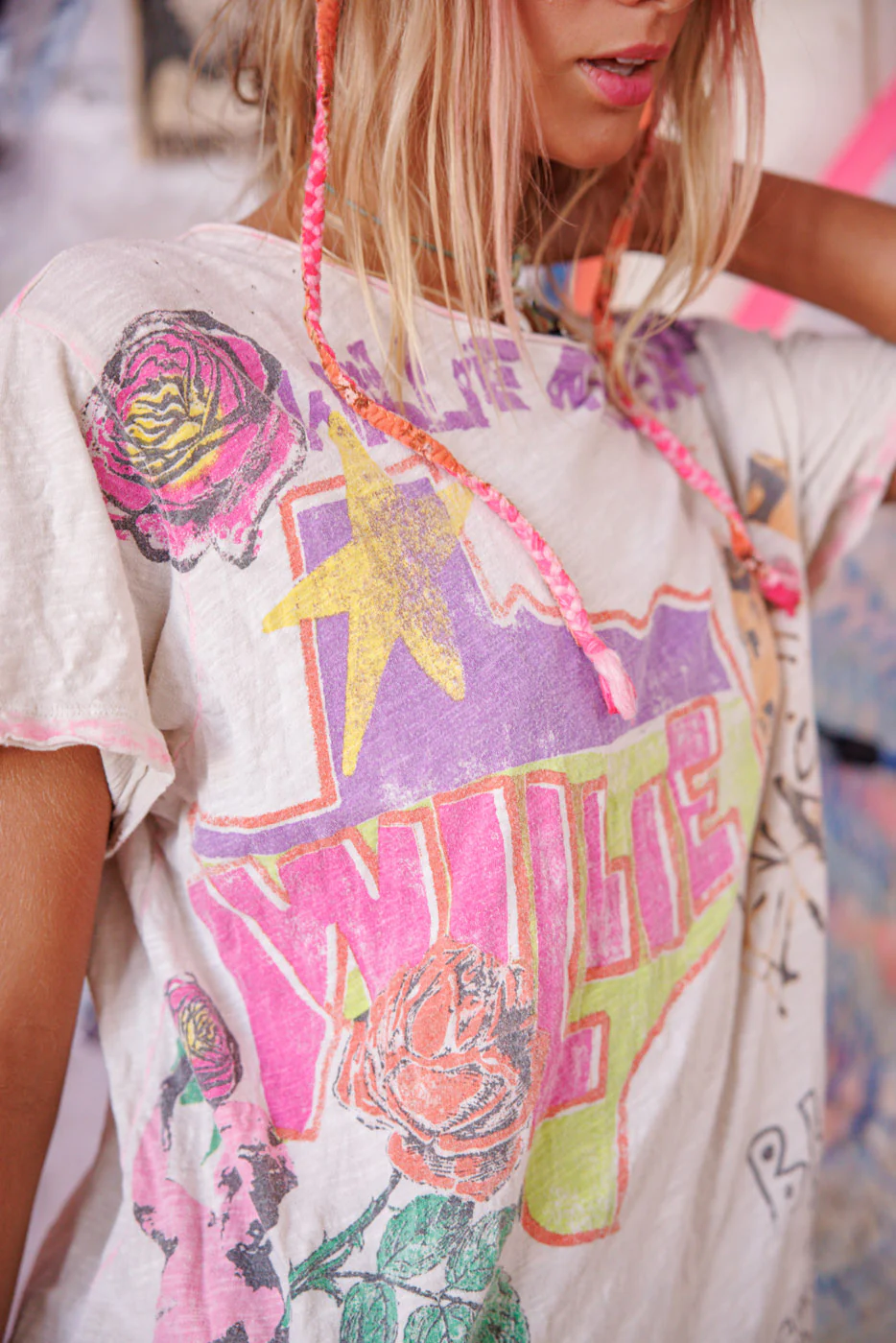 MP X Willie Nelson Standing Ovation Tee - Image 4