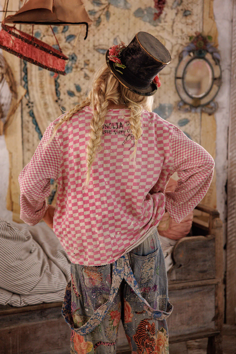 Punkie Pocket Sweatshirt - Image 7