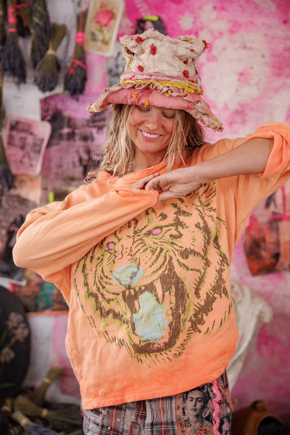Tiger Face Hermosa Sweatshirt - Image 8
