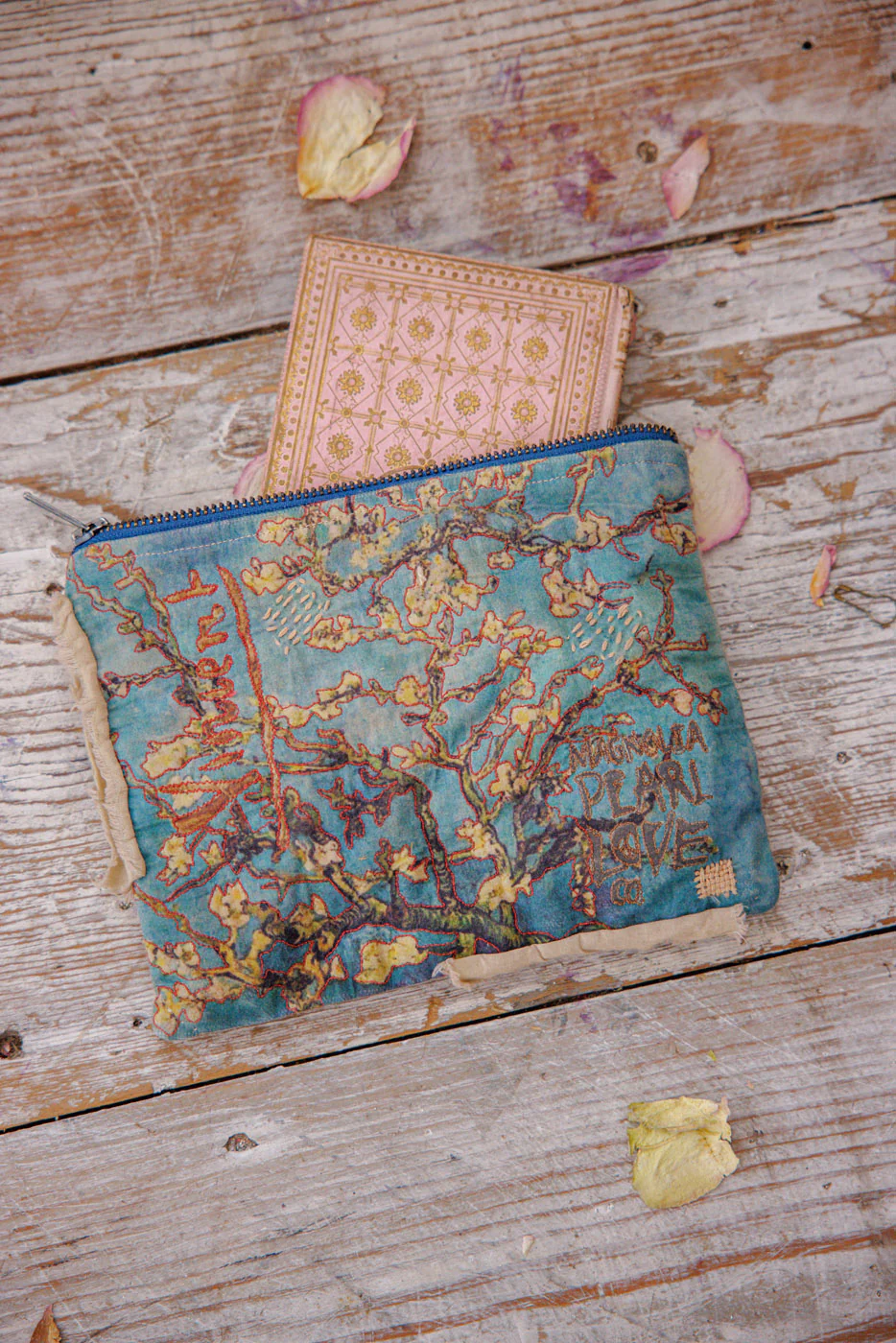 Vincent Bloom Coin Pouch - Image 4
